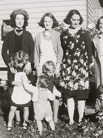 Nan and her sisters and children