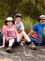 Walking from Cape Le Grand to Hellfire Bay